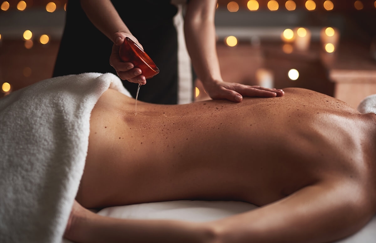 Image of Relaksacyjny masaż ciepłymi olejkami