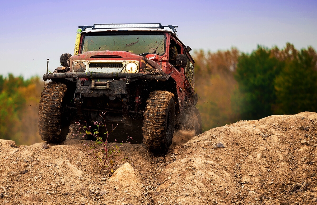 Image of Off-road w trudnym terenie - Przygoda z wyciągarką