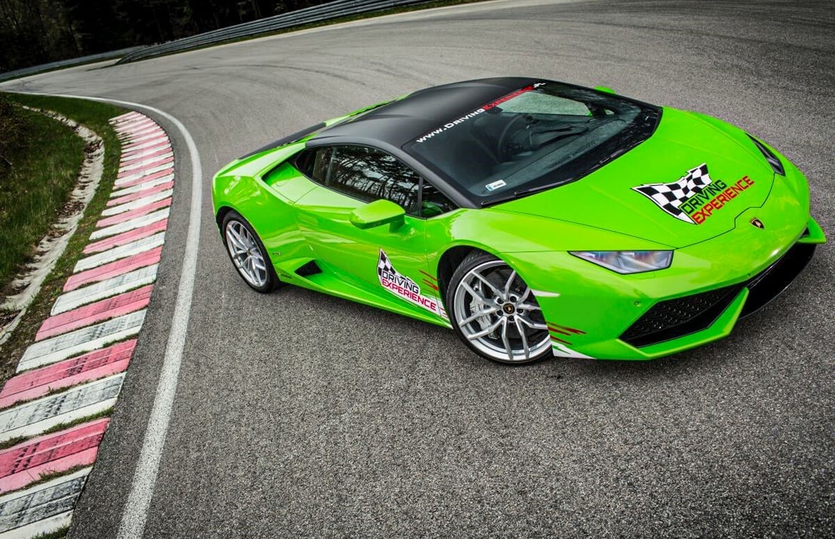 Image of Przejazd Lamborghini Huracan po torze wyścigowym