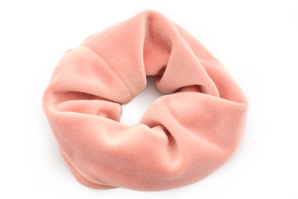 Image of Welurowa Gumka Typu Scrunchie - Różowa