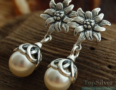 Image of KWIATOWE PERŁOWE - srebrne kolczyki z perłami