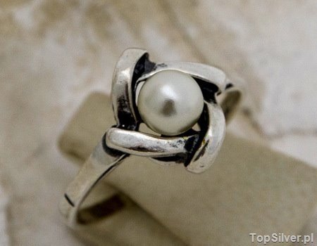 Image of MEDINA - srebrny pierścionek z perłami