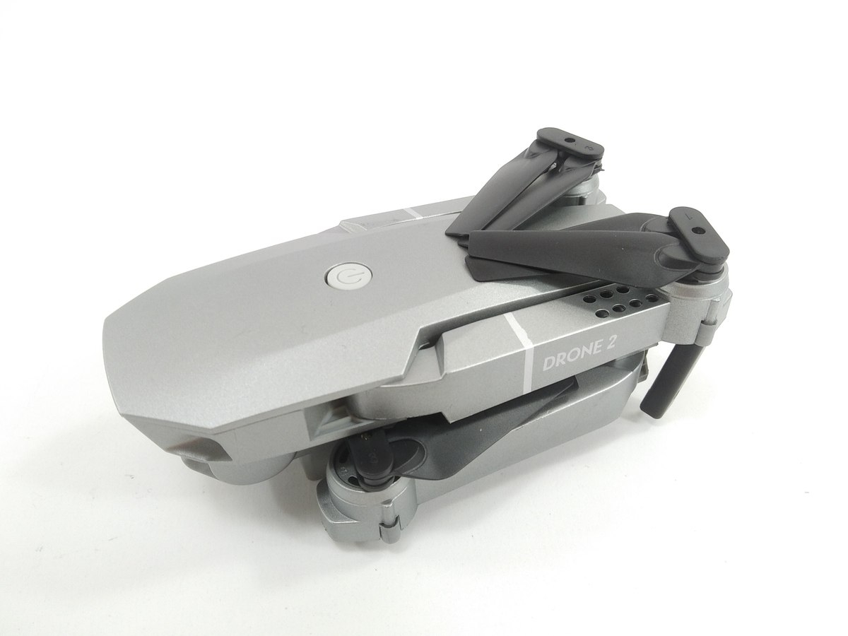 Dron RC E68