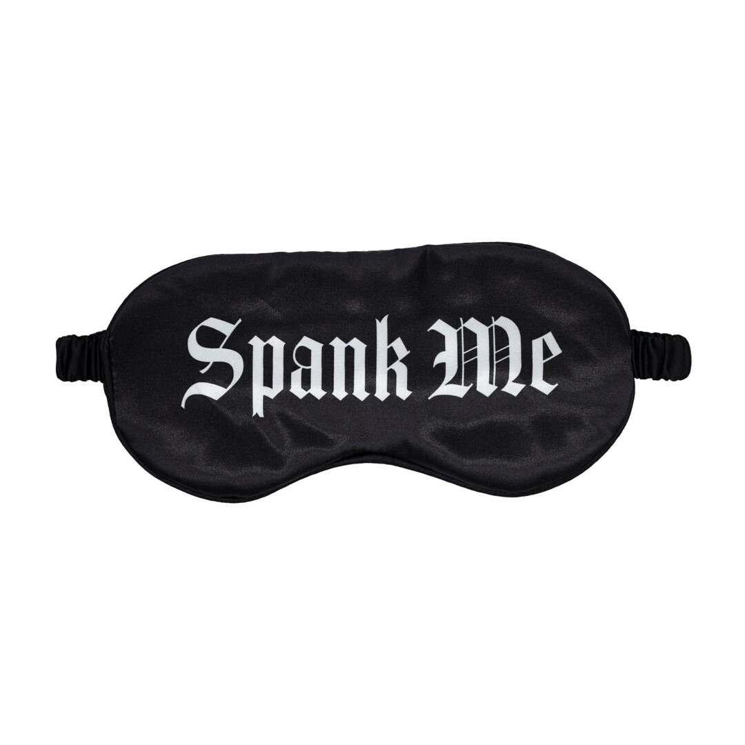 Spank Me Satynowa Maska na Oczy Czarna – komfortowy model z nadrukiem, uniwersalny