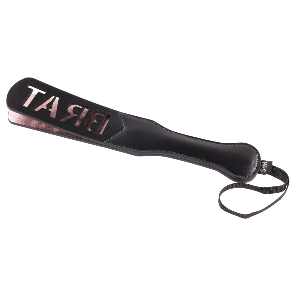 Sportsheets Sex & Mischief Paddle Brat – czarna paddle z napisem, ergonomiczny uchwyt, 32 cm