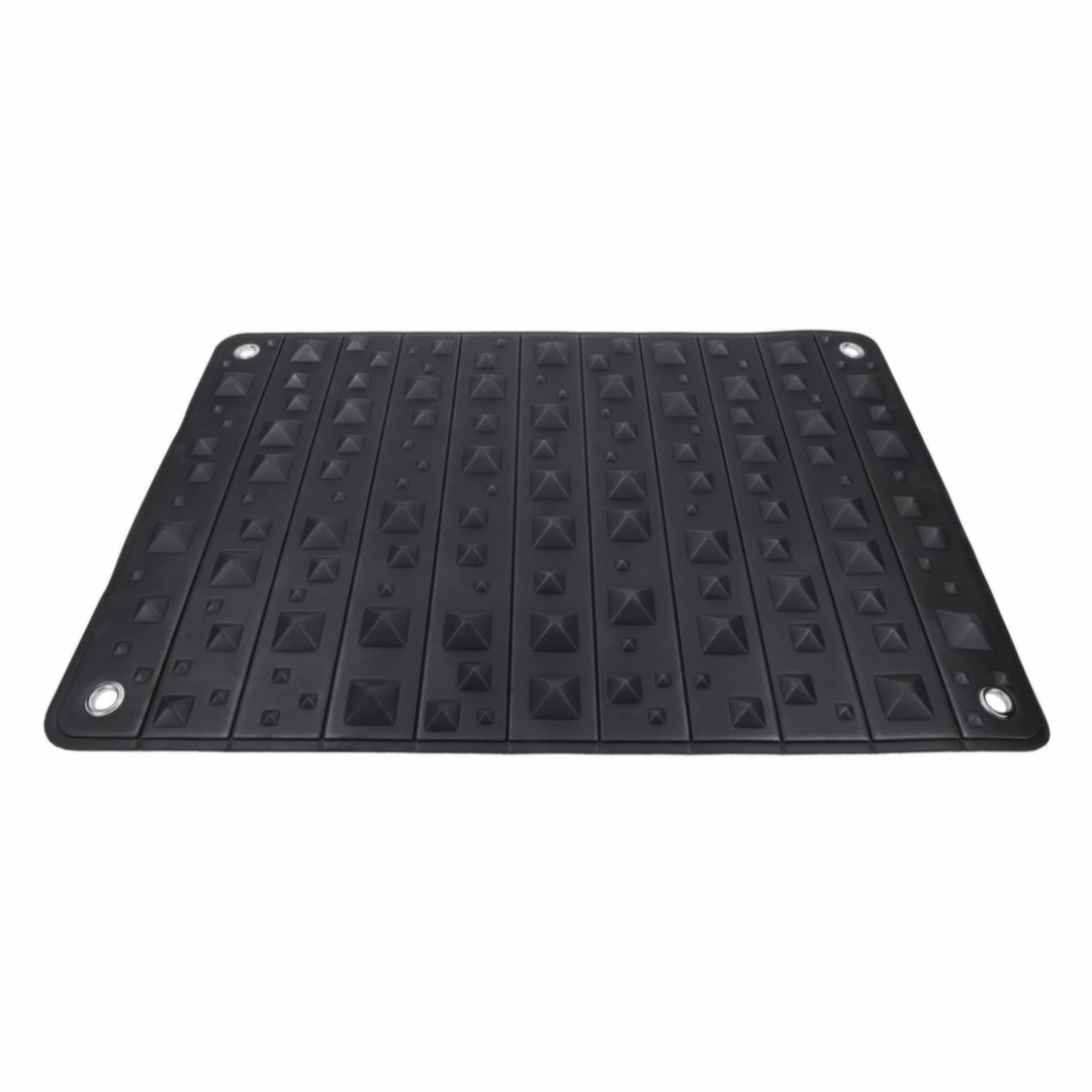 Sportsheets Edge Punishment Mat czarna – mata z wypustkami, twarda pianka, punkty mocowania
