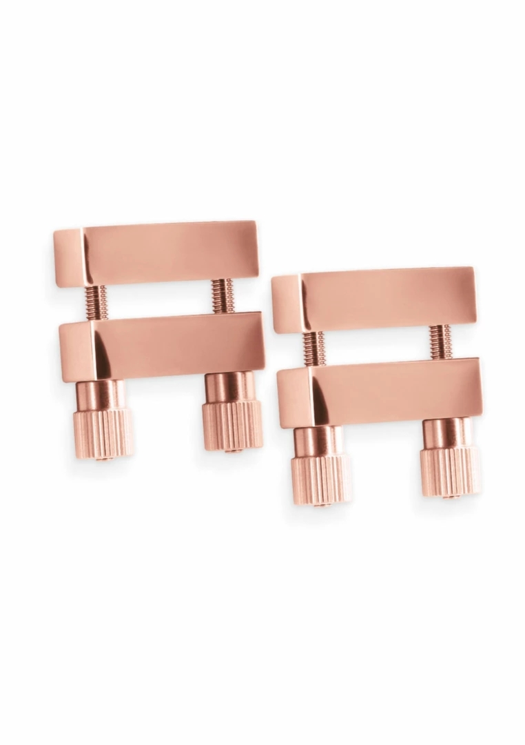 NS Novelties Nipple Clamps V1 regulowane klamry metalowe z silikonowymi końcówkami