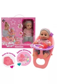 Lalka z krzesełkiem do karmienia