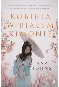 Kobieta w białym kimonie