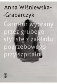 Garnitur wybrany przez grubego stylistę z zakładu pogrzebowego przy szpitalu