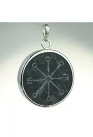 Talizman spełniający życzenia na kamieniu