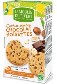 Ciastka z dropsami czekoladowymi i orzechami laskowymi