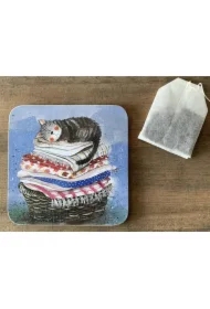 Podkładka pod kubek C17 Kot na koszu z praniem