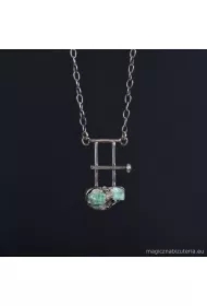 Szmaragd naturalny, wisior z łańcuszkiem