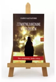 Z otwartymi ramionami wśród obłoków