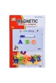 Tablica z magnetycznymi literami