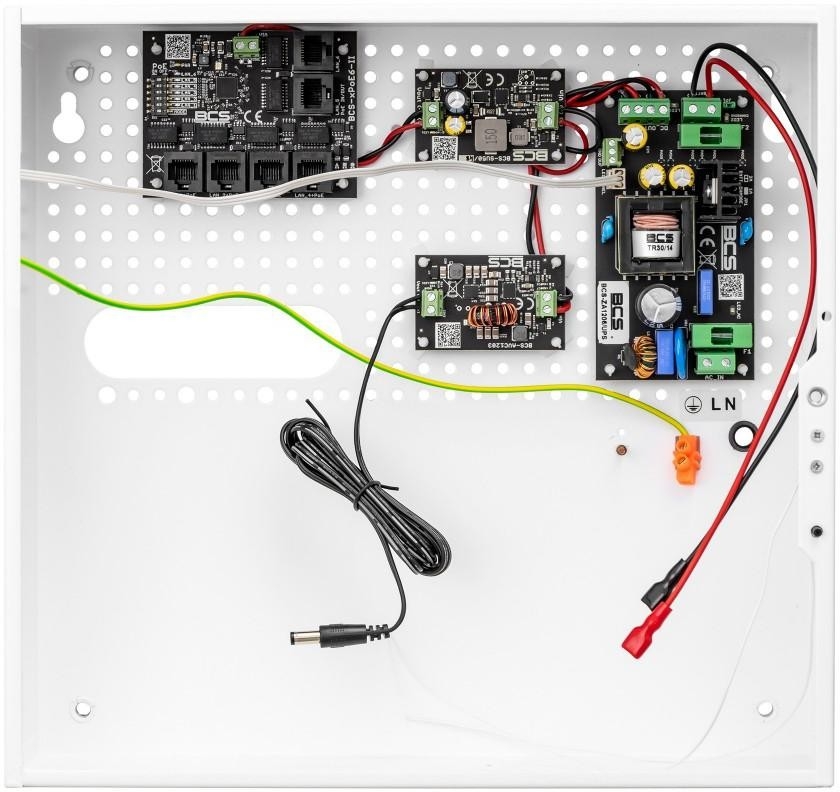 Image of System zasilania buforowego PoE do 4 kamer i rejestratora BCS POWER BCS-UPS/IP4/E-S