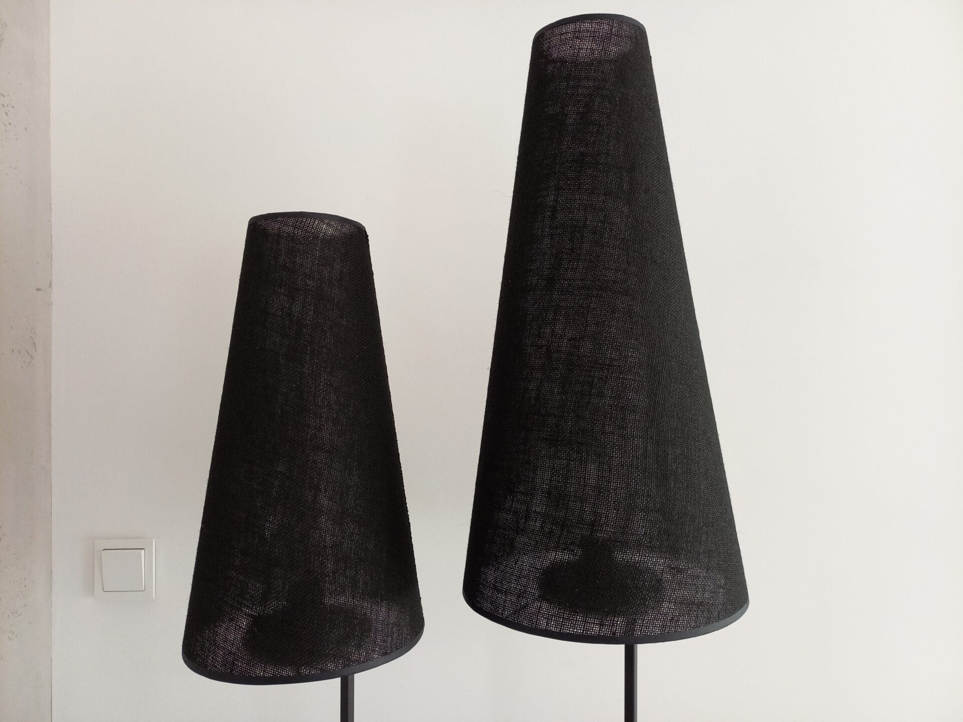 KRASNAL WOOD HPlampy drewniana lampa podłogowa - Duży , Czarny