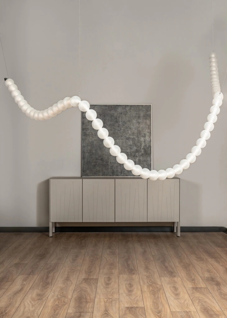 DAISY LoftLight lampa wisząca -nowość 2024 - 5 metrów, 56 kul z piaskowanego szkła śr. 9cm
