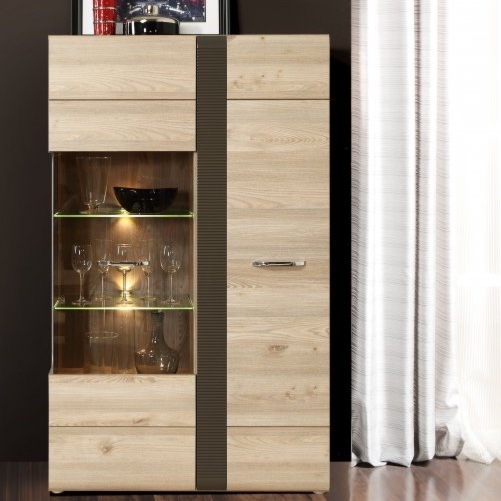 Niska witryna z ryflowanym dekorem Locarno 521