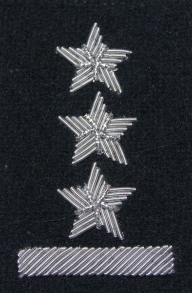 Stopień Wojska Polskiego haftowany bajorkiem do beretu czarnego - porucznik