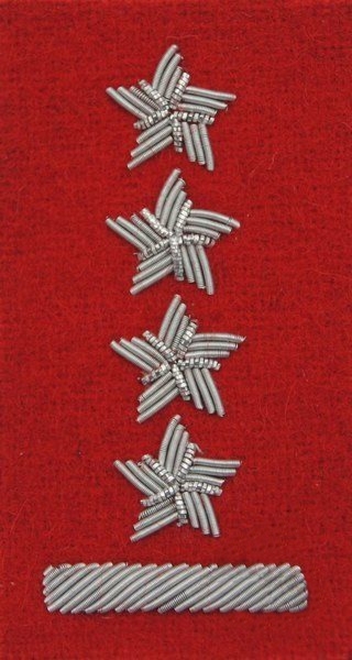 Stopień Wojska Polskiego haftowany bajorkiem do beretu szkarłatnego - kapitan