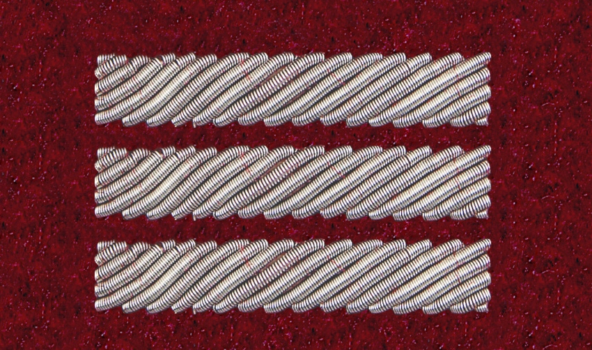 Stopień Wojska Polskiego haftowany bajorkiem do beretu bordowego (tłoczonego) - starszy kapral