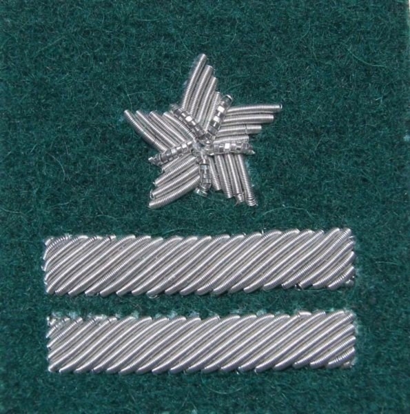 Stopień Wojska Polskiego haftowany bajorkiem do beretu zielonego - major