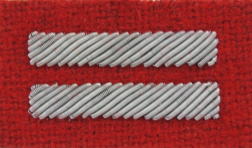 Stopień Wojska Polskiego haftowany bajorkiem do beretu szkarłatnego - kapral