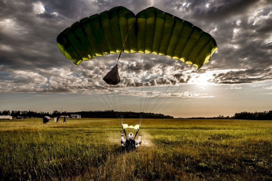 Skok ze spadochronem z wideorejestracją dla Dwojga - Poznań - Bednary