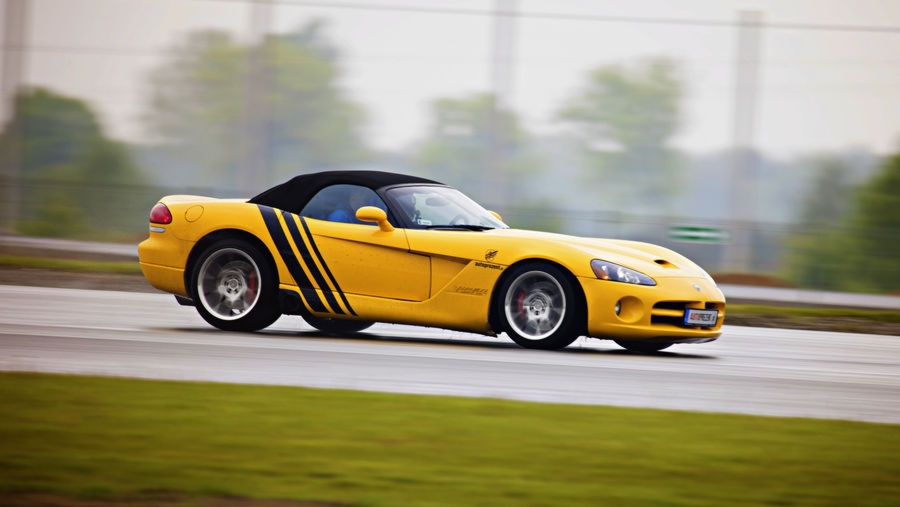 Jazda Dodge Viper - kierowca - Cała Polska - 4 okrążenia