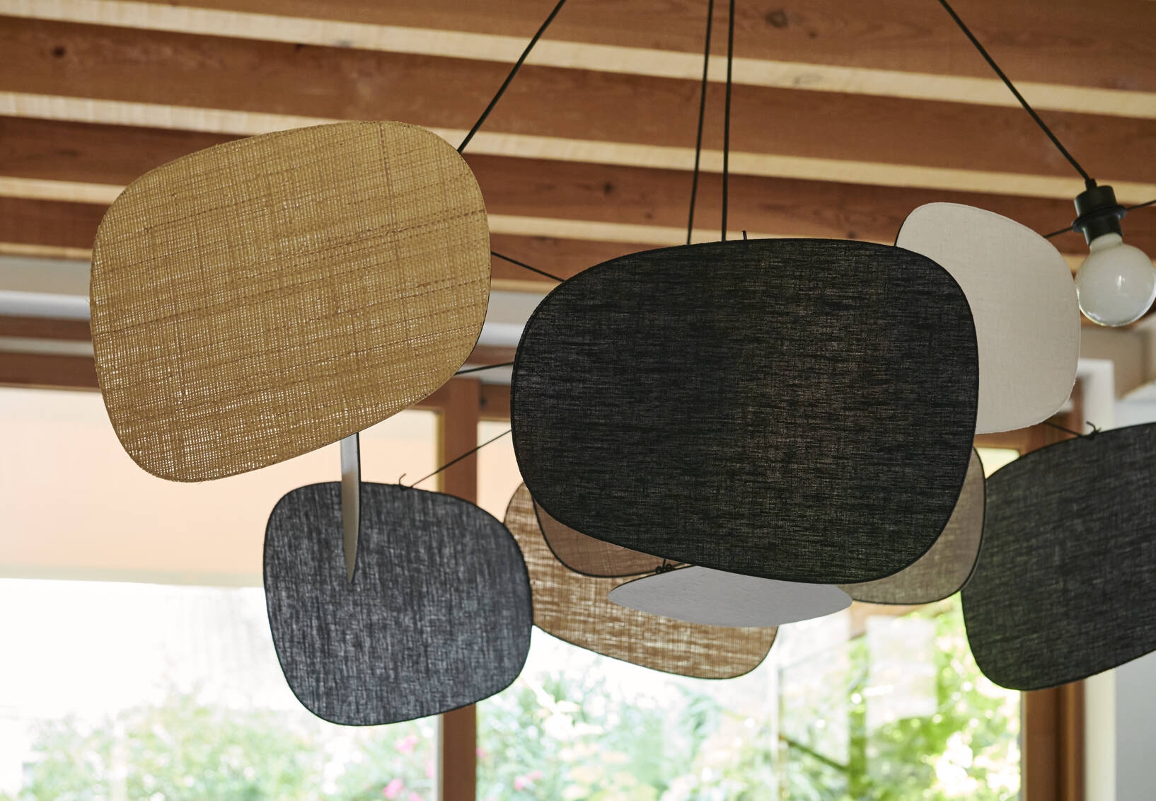 Market Set :: Lampa wisząca Screen 70's śr. 150 cm rozm. XXL beżowo-czarna