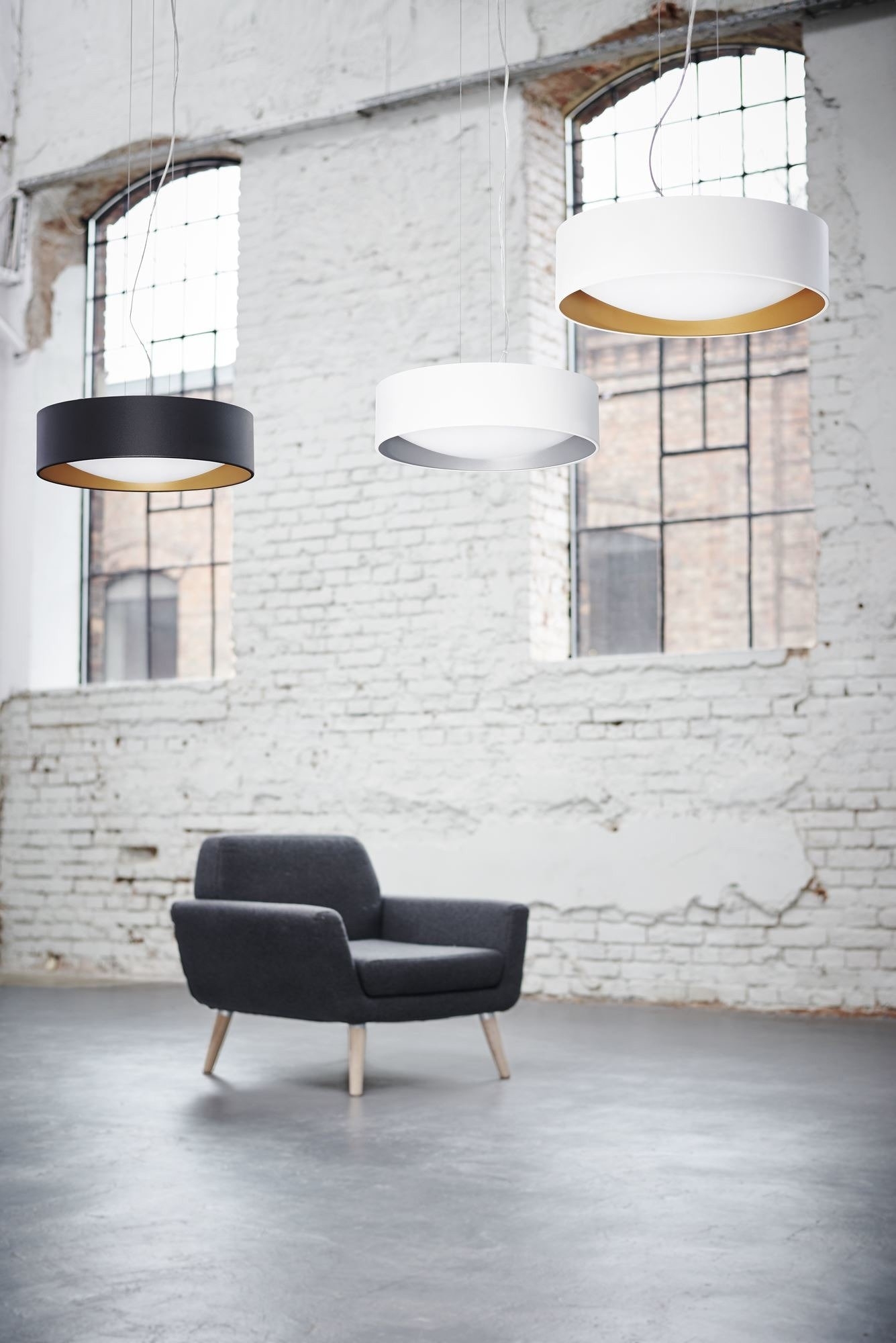 Kaspa :: Lampa wisząca Vero biało-mosiężna