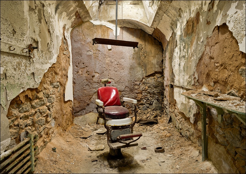 Image of A barber’s chair at the Eastern State Penitentiary in Philadelphia., Carol Highsmith - plakat Wymiar do wyboru: 70x50 cm