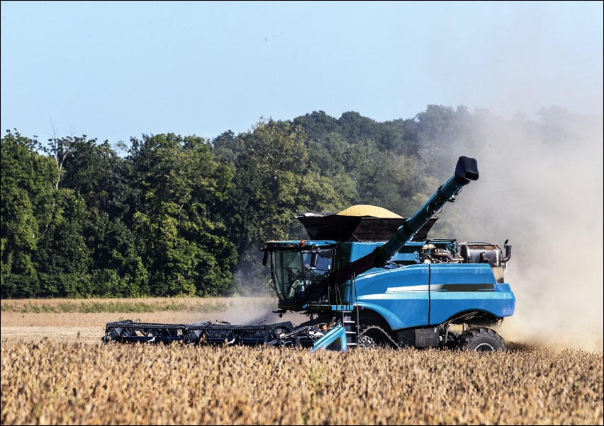 Image of A harvester kicks up dust in a cornfield near Bridgeton in Parke County, Indiana, Carol Highsmith - plakat Wymiar do wyboru: 50x40 cm