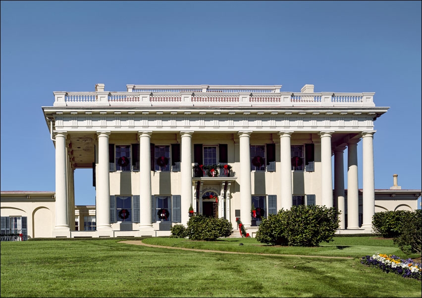 Image of A mansion, decorated for Christmas., Carol Highsmith - plakat Wymiar do wyboru: 29,7x21 cm