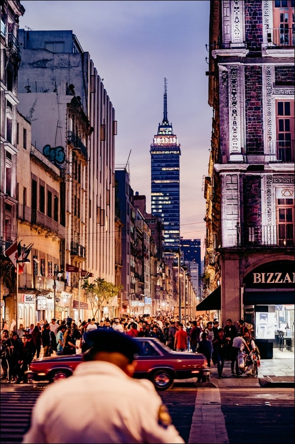 Image of Torre Latinoamericana - Mexico City - plakat Wymiar do wyboru: 30x40 cm