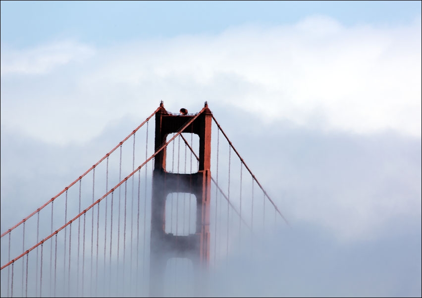 Image of Fog rolls across the Golden Gate Bridge in San Francisco, Carol Highsmith - plakat Wymiar do wyboru: 29,7x21 cm