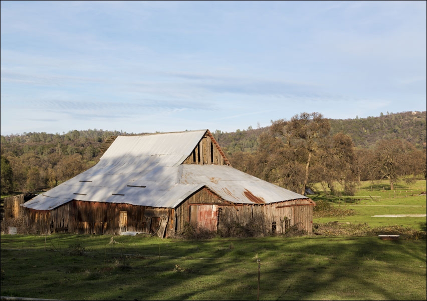 Image of A sizable barn near the settlement of Bangor, south of Oroville in Butte County, California., Carol Highsmith - plakat Wymiar do wyboru: 100x70 cm