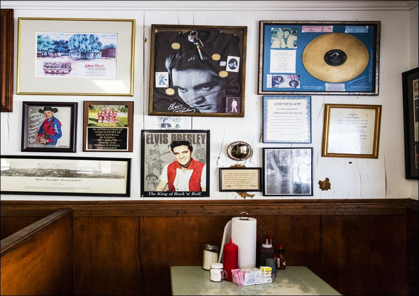 Image of Johnnie's Drive-in restaurant in Tupelo, Mississippi., Carol Highsmith - plakat Wymiar do wyboru: 29,7x21 cm