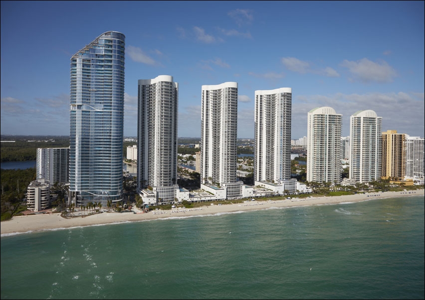 Image of Aerial view of Miami Beach, a bony-finger-like barrier island separated by Biscayne Bay from Miami and other South Florida cities., Carol Highsmith -