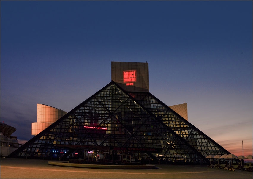 Image of The Rock and Roll Hall of Fame museum located in downtown Cleveland, Ohio., Carol Highsmith - plakat Wymiar do wyboru: 29,7x21 cm