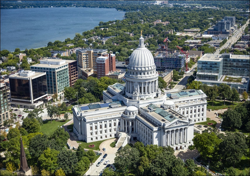 Image of Aerial view of the Wisconsin Capitol and surrounding neighborhoods in Madison, Wisconsin Original image from, Carol Highsmith - plakat Wymiar do wybor