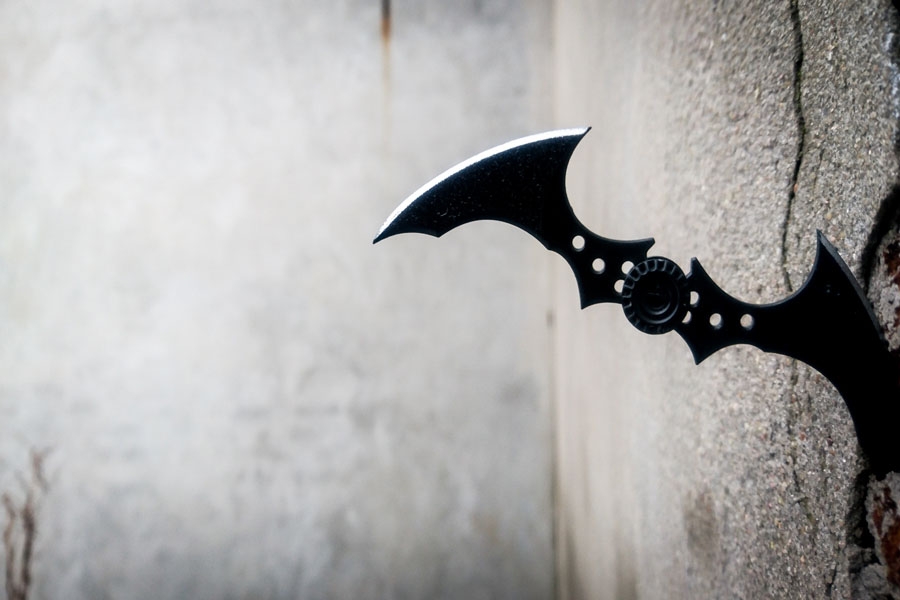 Image of Batman Arkham City - Batarang - plakat Wymiar do wyboru: 91,5x61 cm