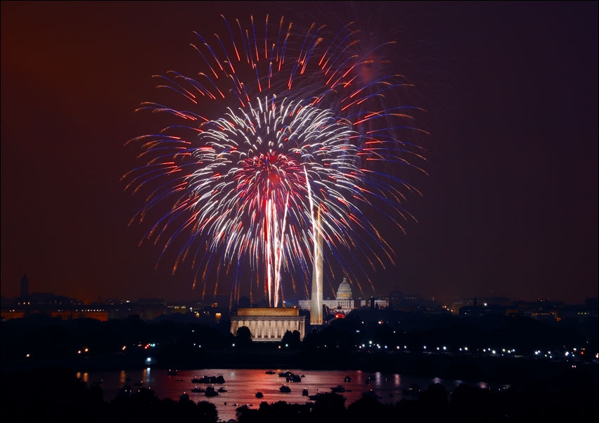 Image of July 4th Fireworks. Washington DC is a spectacular place to celebrate July 4th!, Carol Highsmith - plakat Wymiar do wyboru: 42x29,7 cm