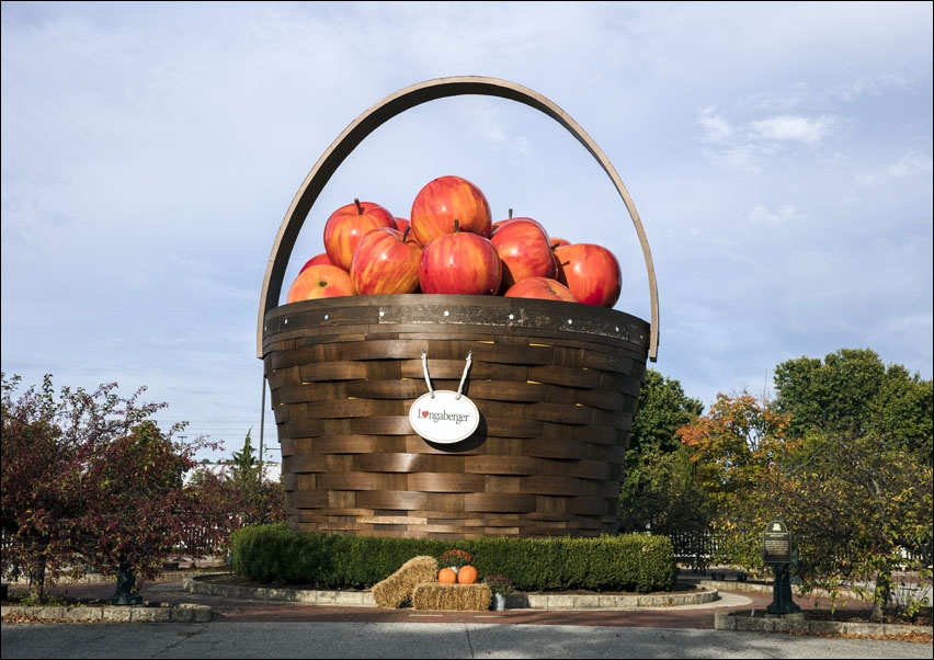 Image of Ohio's Big Basket in Newark., Carol Highsmith - plakat Wymiar do wyboru: 100x70 cm