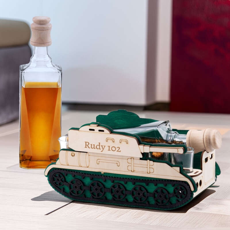 Komplet do alkoholu 7-częściowy Karafka i kieliszki Czołg z Grawerem