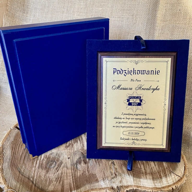 Podziękowanie na emeryturę dla policjanta z dedykacją w etui