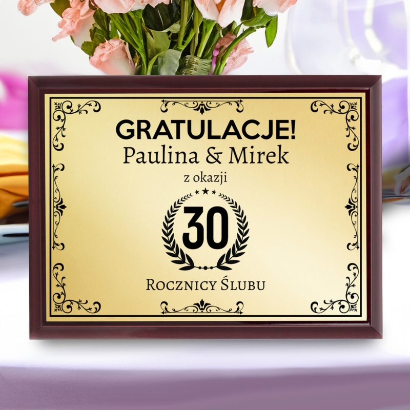 Rocznica ślubu drewniany panel ze złotą tabliczką i dedykacją