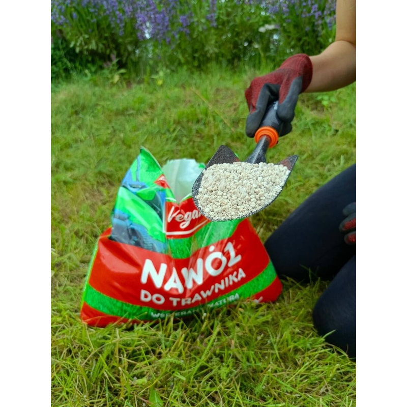 Nawóz do trawnika wiosenny i letni – wysokoazotowy – 24 kg (3 x 8 kg) Vegano